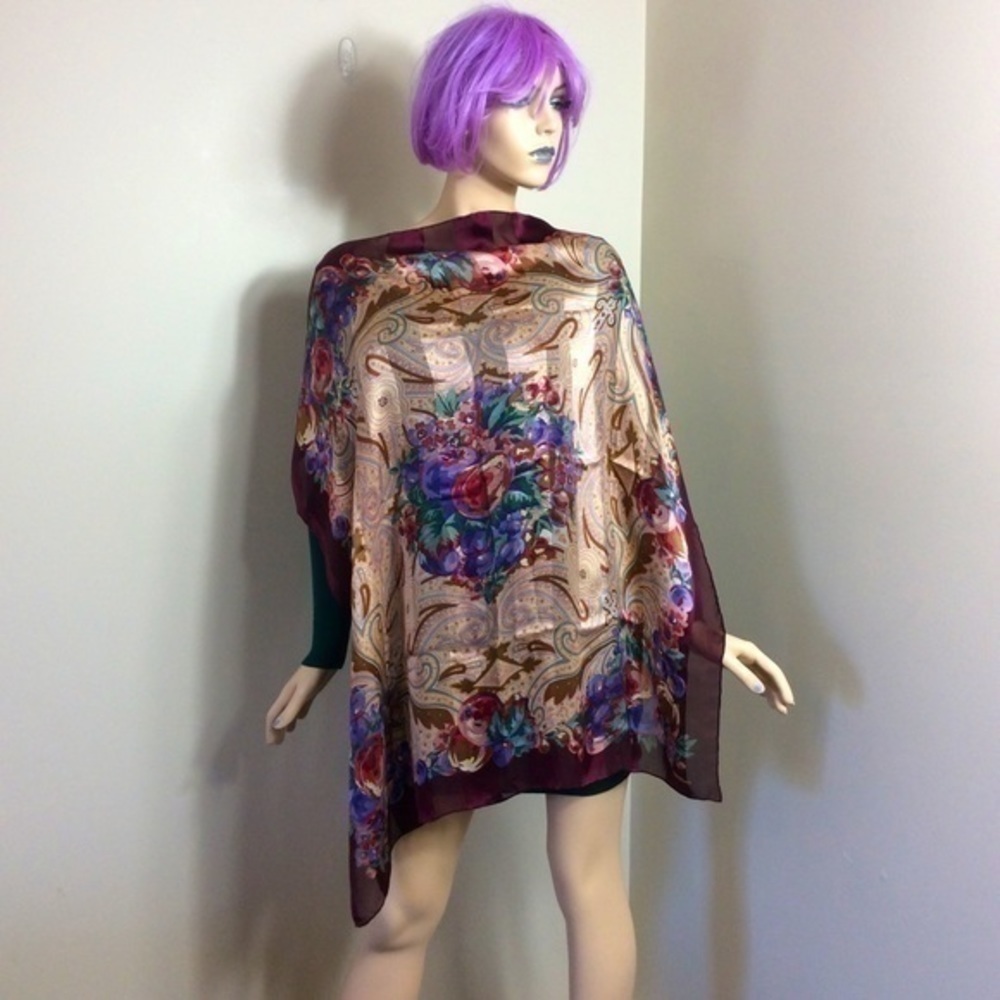 Vintage 80s Bill Blass maroon floral silk scarf. 36”x36” - Picture 2 of 7